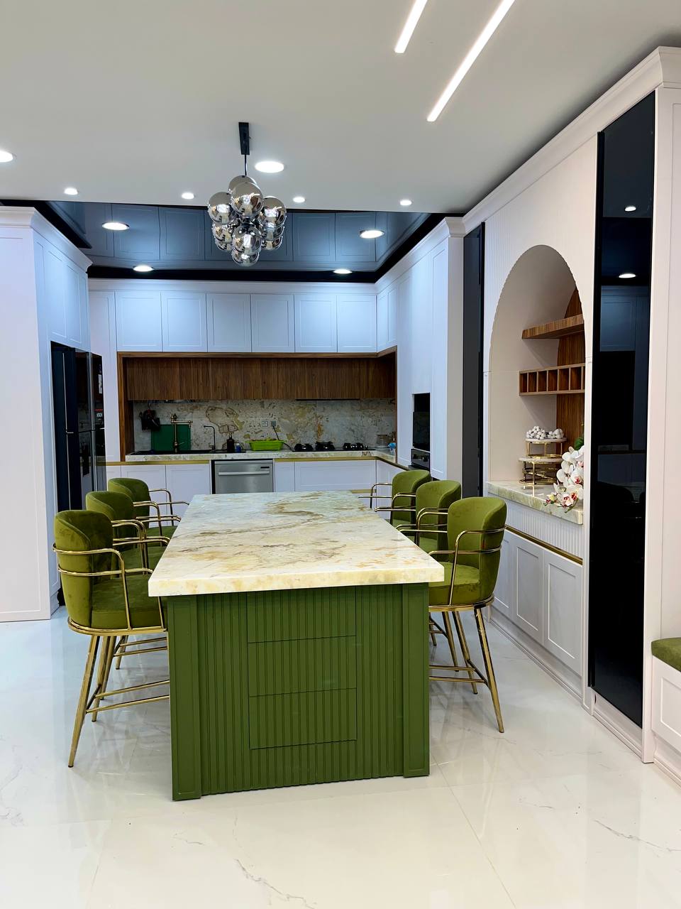 طراحی و اجرای کابینت نئوکلاسیک آشپزخانه در شهر برازجان